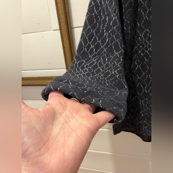 CALVIN KLEIN navy & gray women’s top size M - Picture 8 of 11